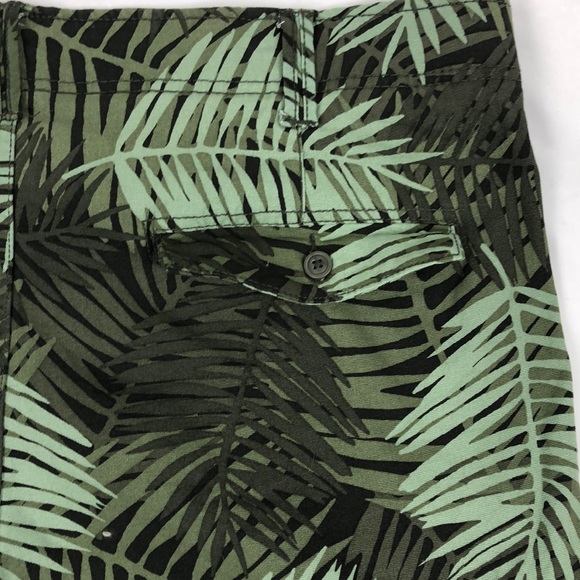 Goodfellow Green Palm Leaf Print Cargo Shorts, 42 - Picture 8 of 8